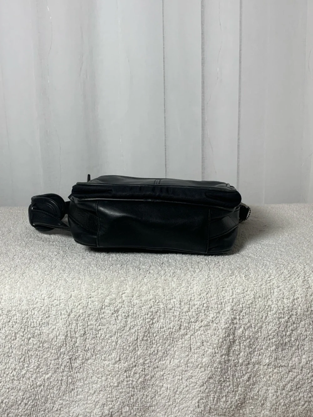 GUC Coach Graham pack L 8” x H 13” x D 2.5”